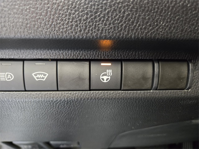 2023 Toyota RAV4 XLE photo 34