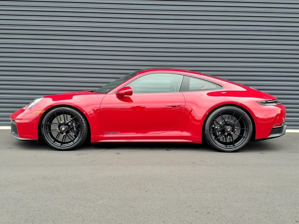 2025 Porsche 911 4 GTS photo 2