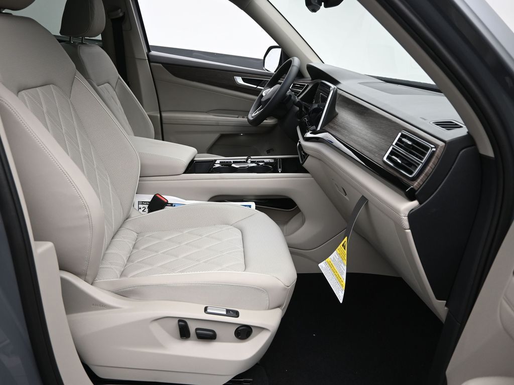 2025 Volkswagen Atlas SEL Premium R-Line photo 4