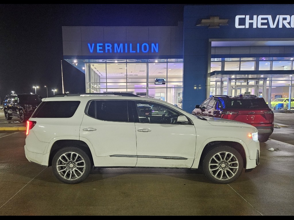 2020 GMC Acadia Denali's photo