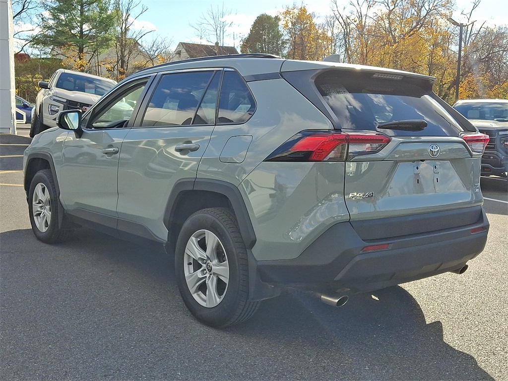 2021 Toyota RAV4 XLE photo 4