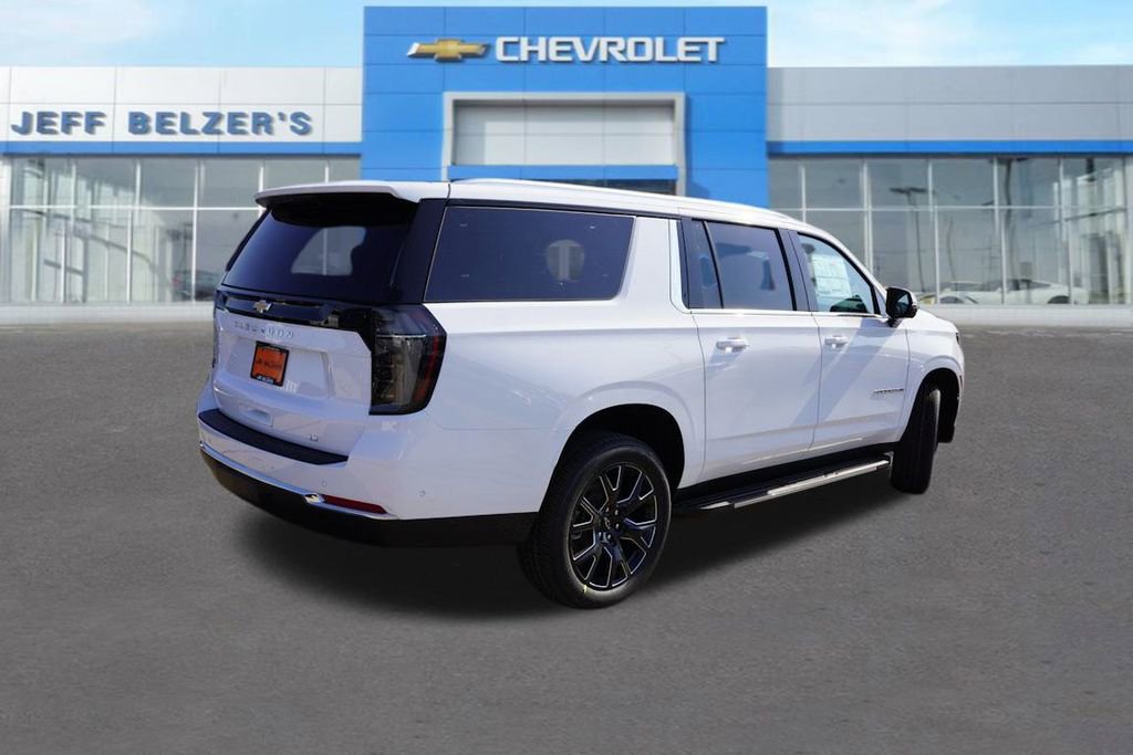 2026 Chevrolet Suburban LT photo 3