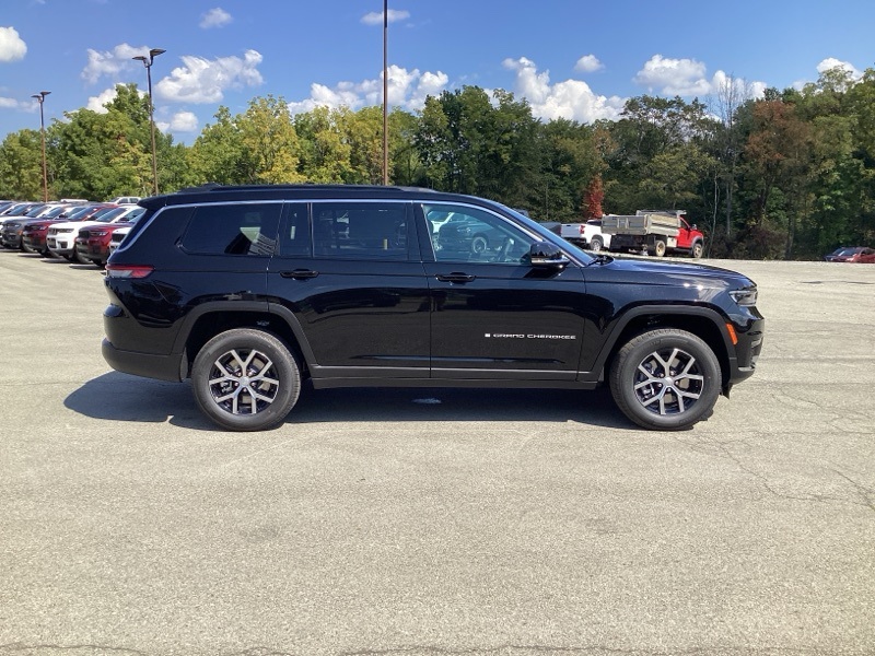 2025 Jeep Grand Cherokee Limited photo 3