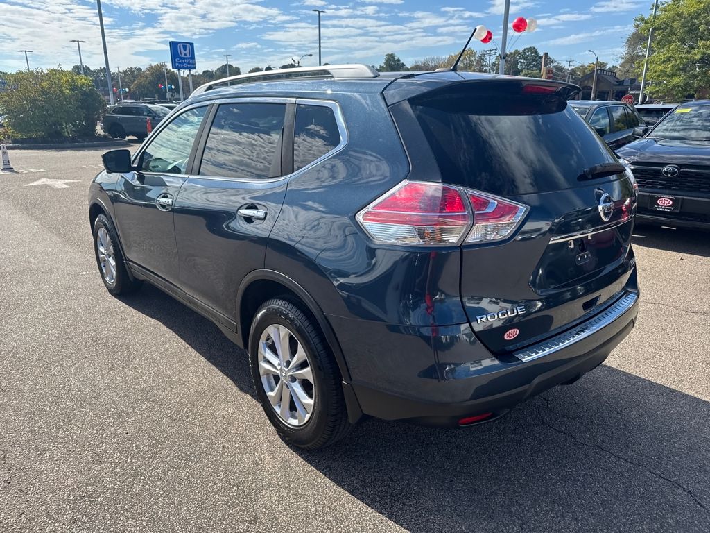2016 Nissan Rogue SV photo 4