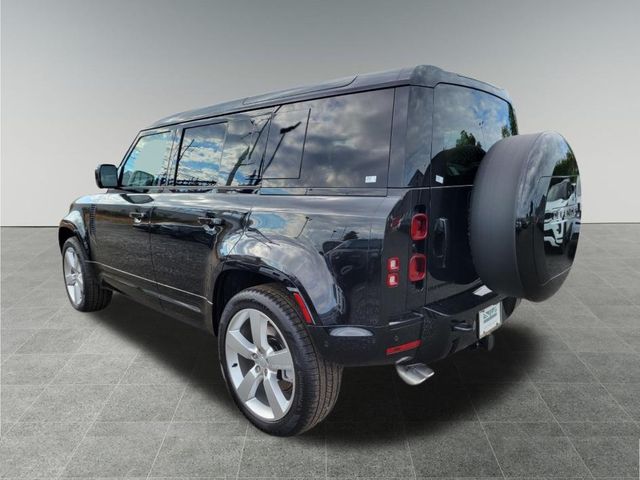 2025 Land Rover Defender 110 X-Dynamic SE photo 2