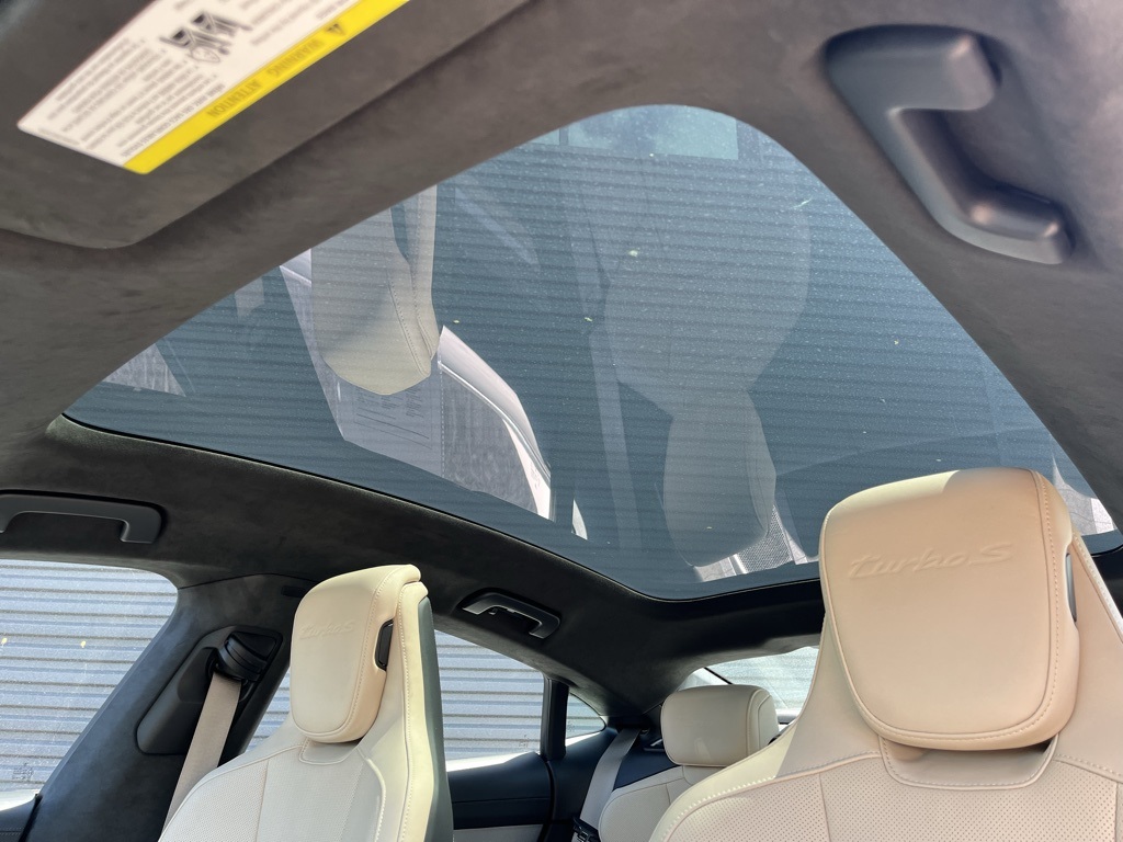 2020 Porsche Taycan Turbo S photo 20