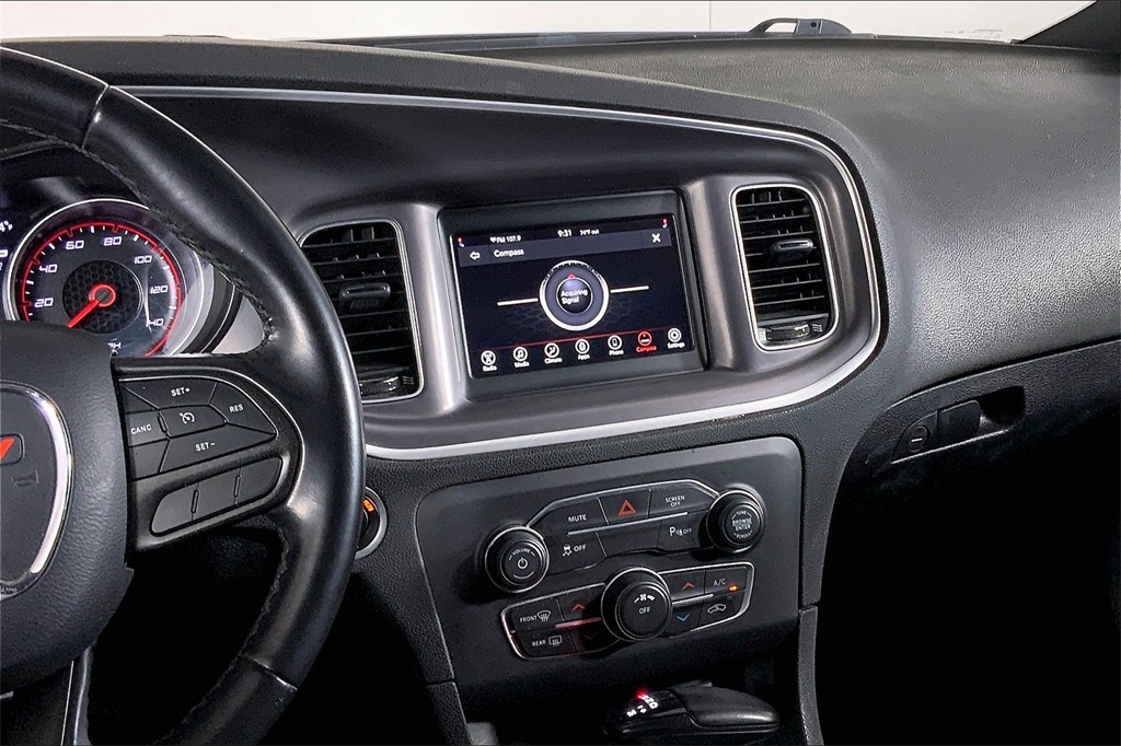 2022 Dodge Charger SXT photo 5