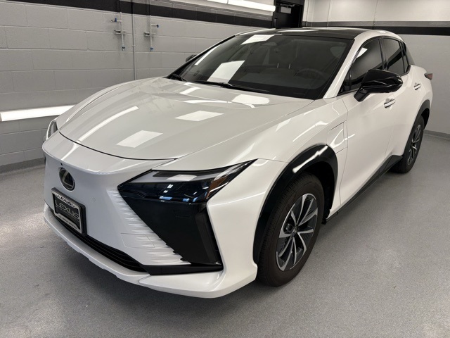 2024 Lexus RZ Premium's photo