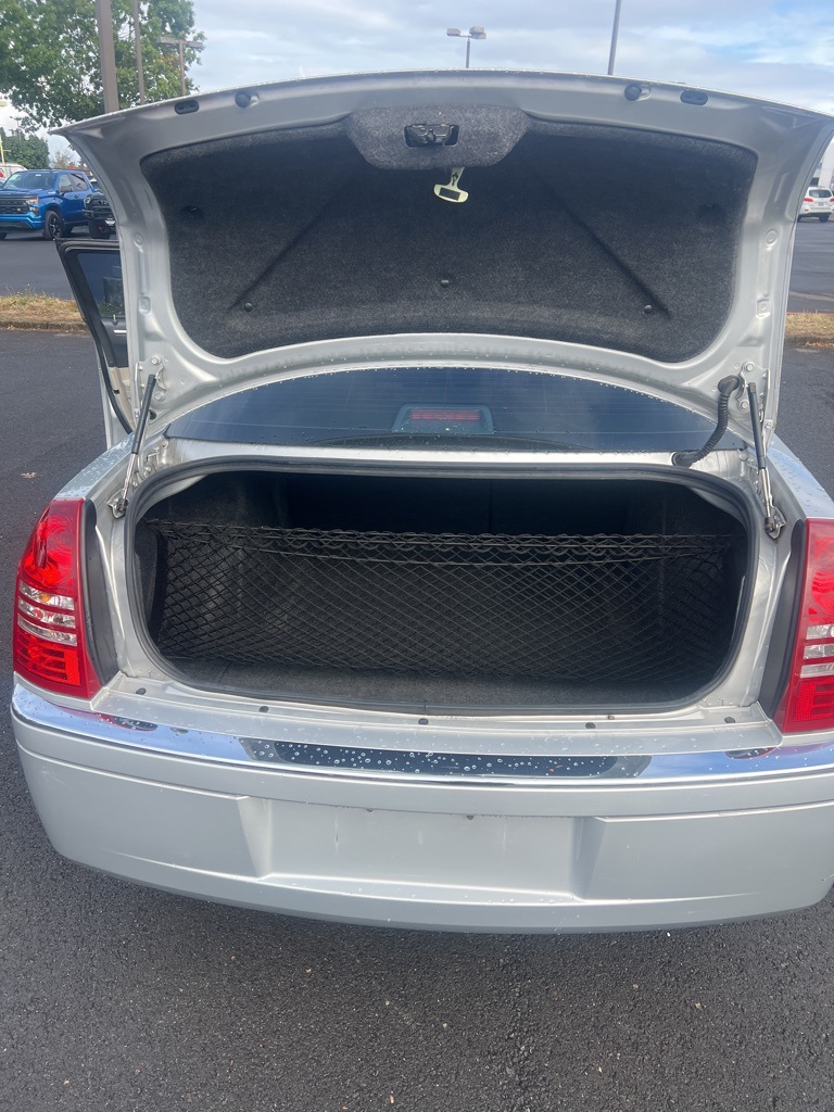 2006 Chrysler 300 C Base photo 17