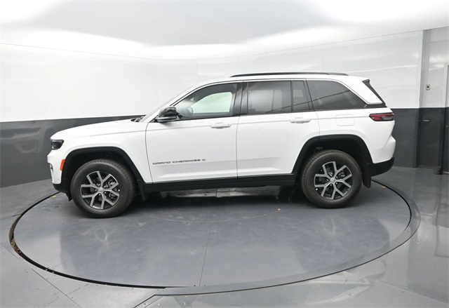2025 Jeep Grand Cherokee Limited photo 4