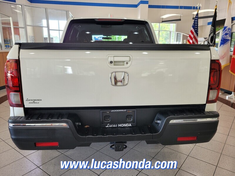 2017 Honda Ridgeline RTL photo 3