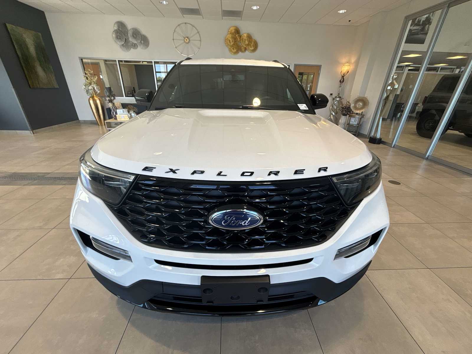 2022 Ford Explorer ST-Line photo 8