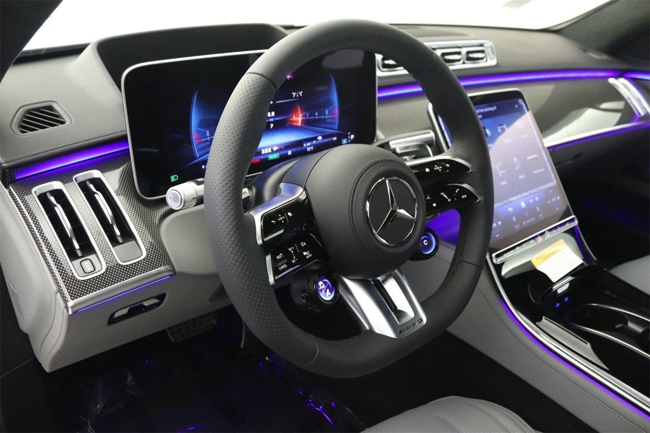 2025 Mercedes Benz S 63 e AMG photo 3