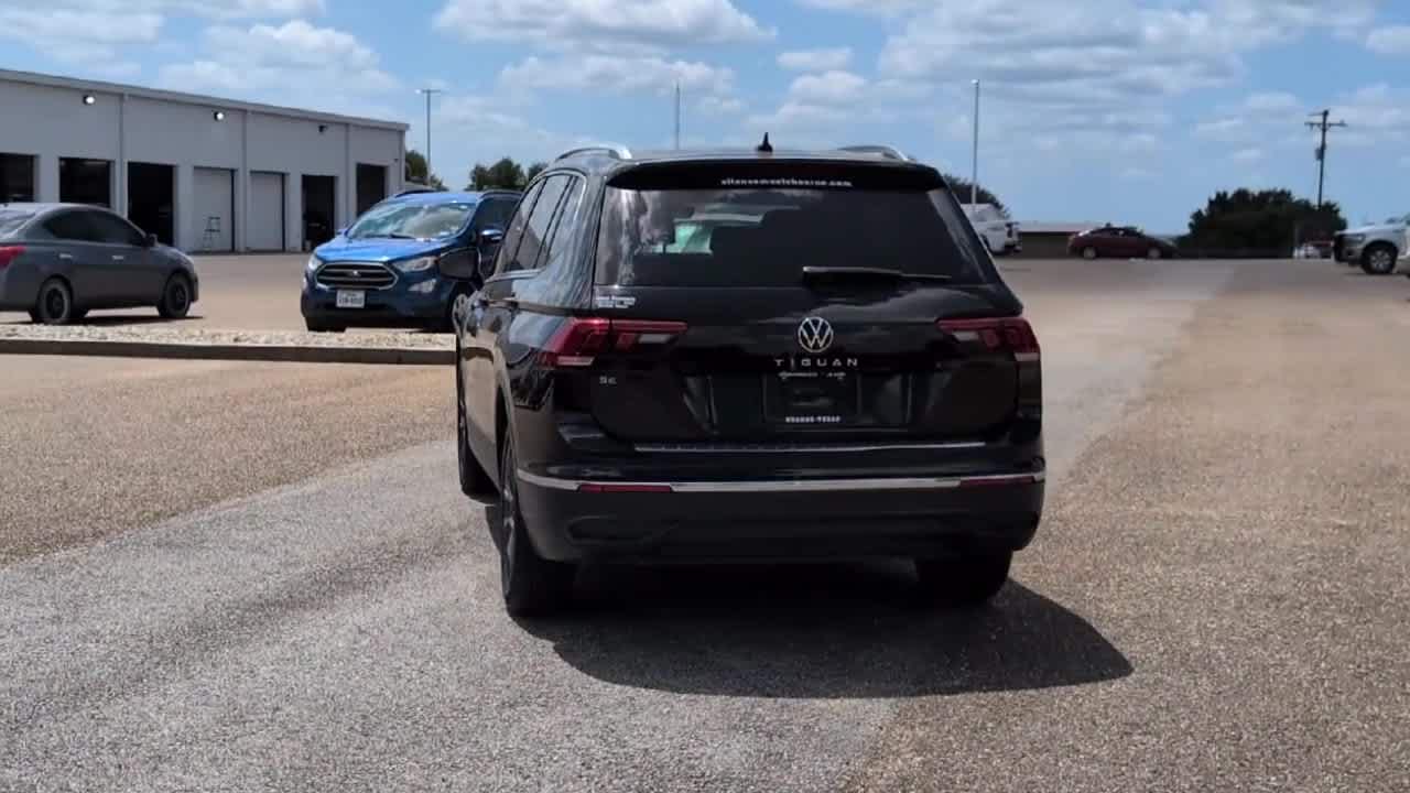 2022 Volkswagen Tiguan SE photo 2