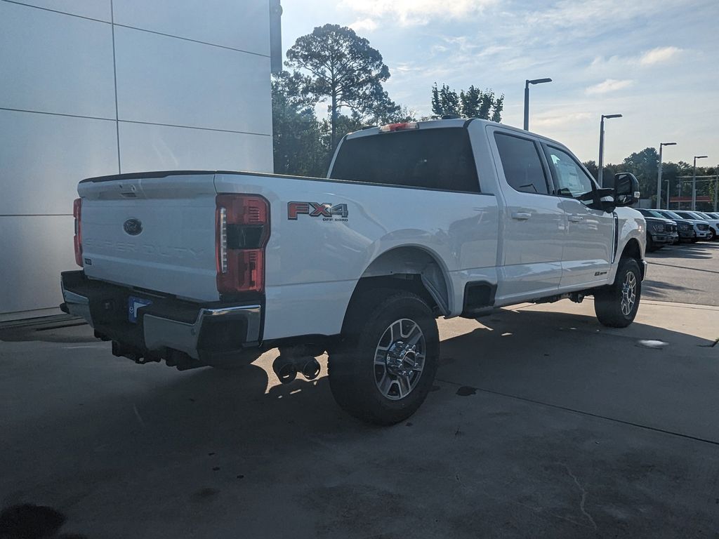 2025 Ford F-350 Lariat photo 4