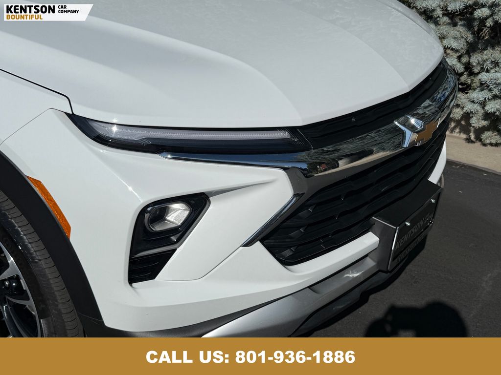 2025 Chevrolet Trailblazer LT photo 14