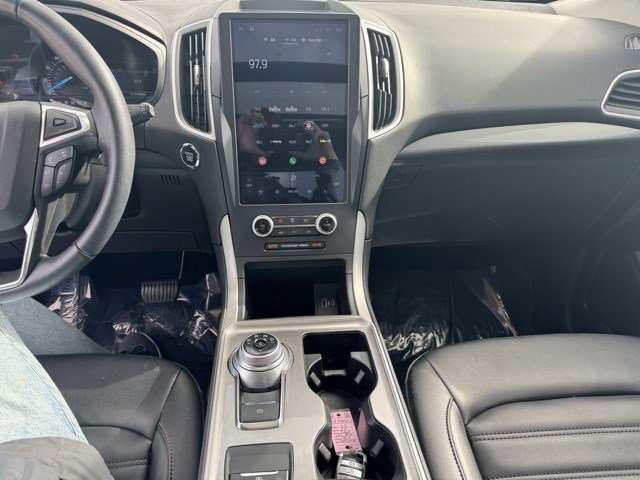 2023 Ford Edge SEL photo 16
