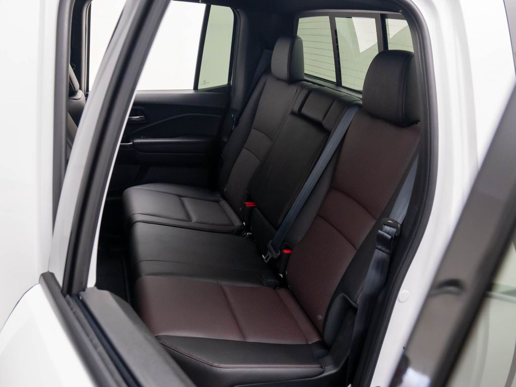 2025 Honda Ridgeline Black Edition photo 16