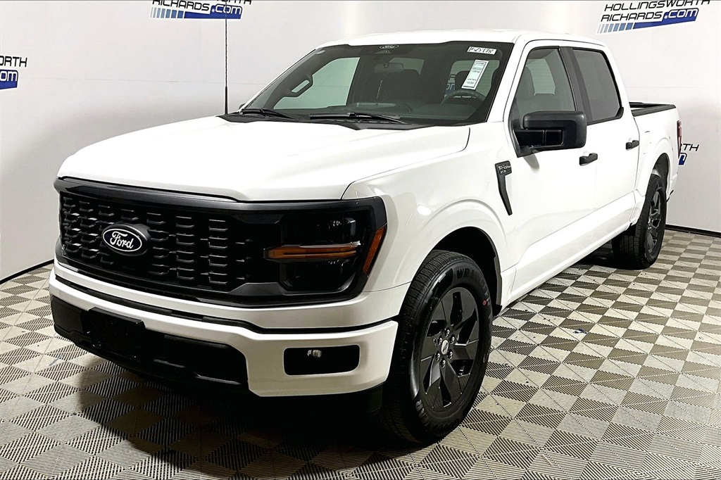 2025 Ford F-150 STX's photo