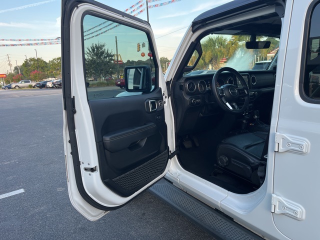 2018 Jeep Wrangler Unlimited Sahara photo 2