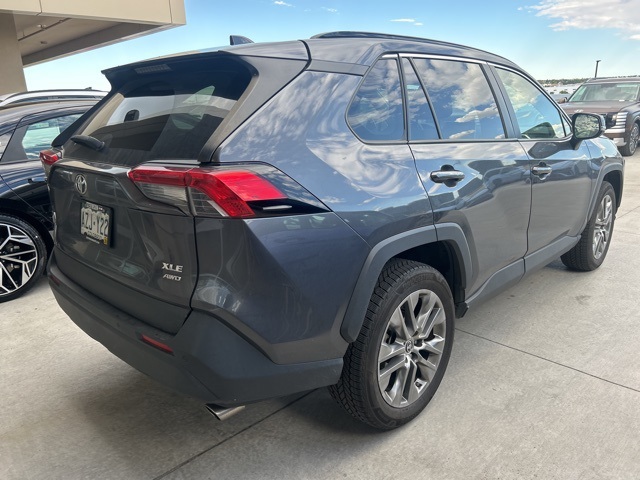 2019 Toyota RAV4 XLE Premium photo 2
