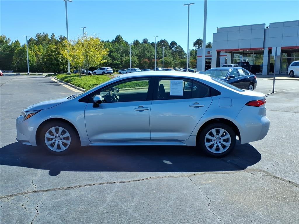 2023 Toyota Corolla Hybrid LE photo 2