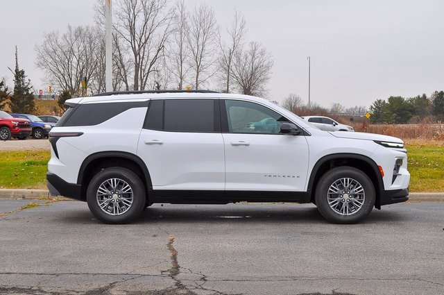 2026 Chevrolet Traverse photo 2