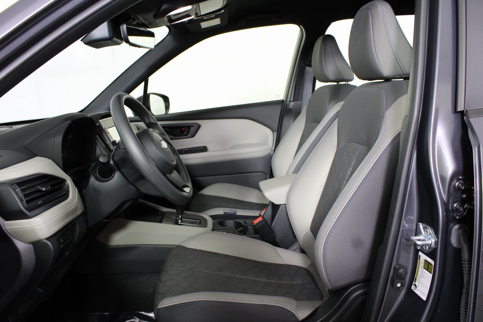 2025 Subaru Forester Base photo 9