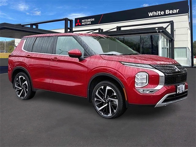 2022 Mitsubishi Outlander SE's photo