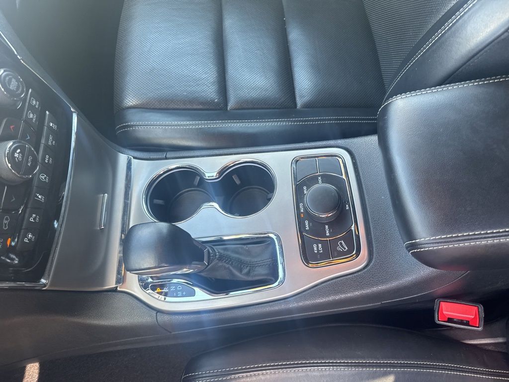 2021 Jeep Grand Cherokee Anniversary Edition photo 11