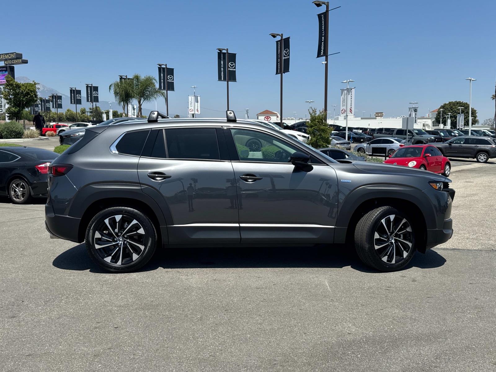 2025 Mazda CX-50 Premium Plus photo 2