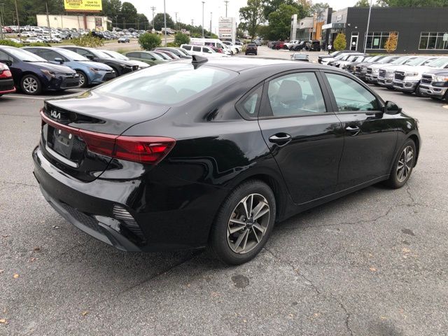 2023 Kia Forte LXS photo 3