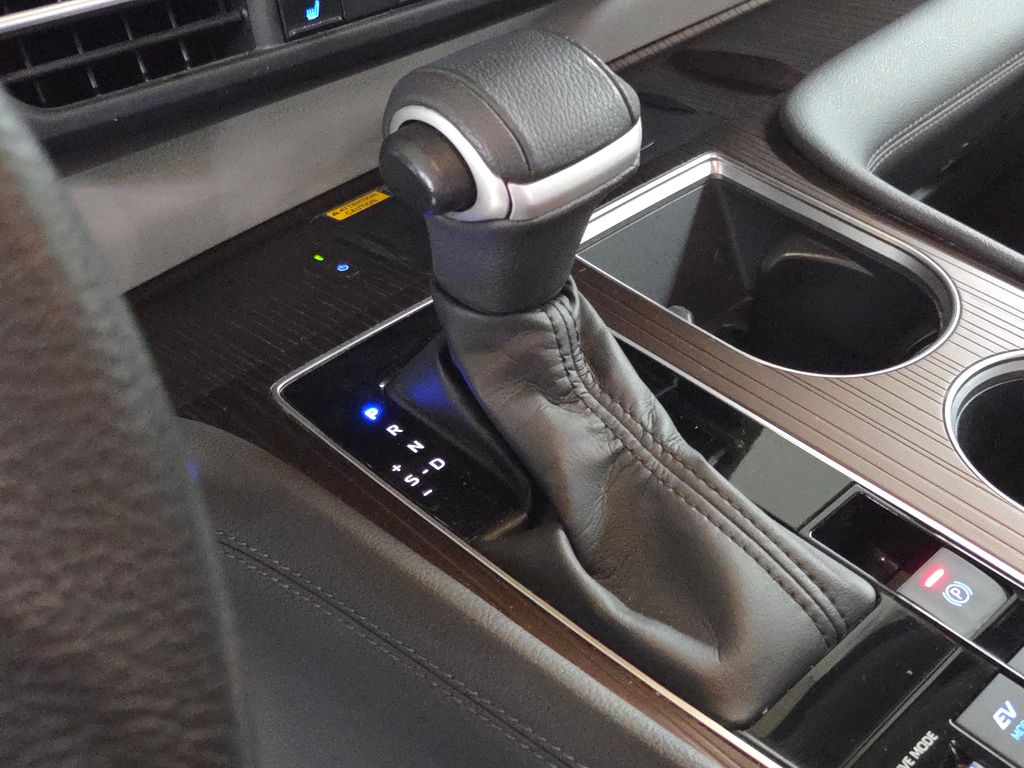 2022 Toyota Sienna XLE photo 23