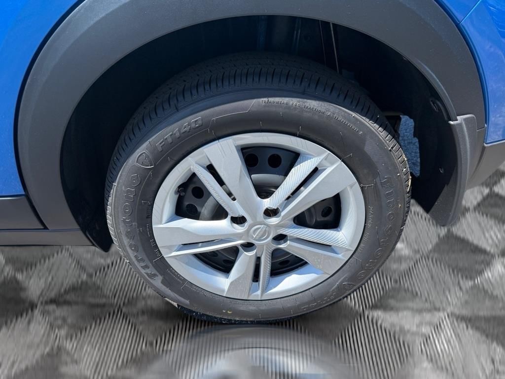 2025 Nissan Kicks Play S photo 17