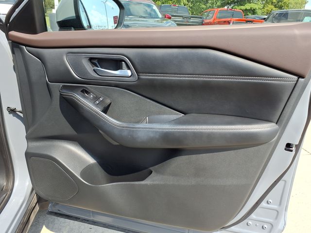 2023 Nissan Rogue SL photo 18