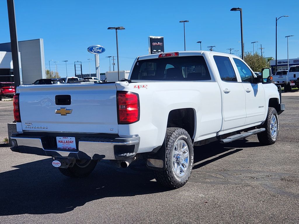 2016 Chevrolet Silverado 3500HD LT photo 5