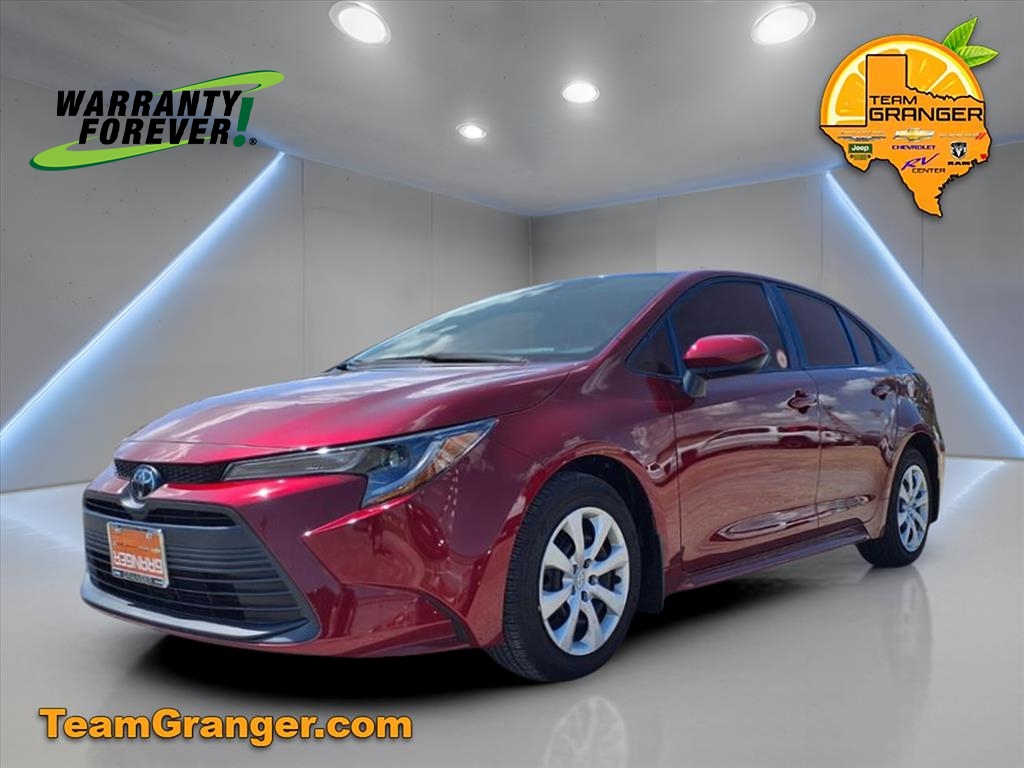 2025 Toyota Corolla LE photo 3
