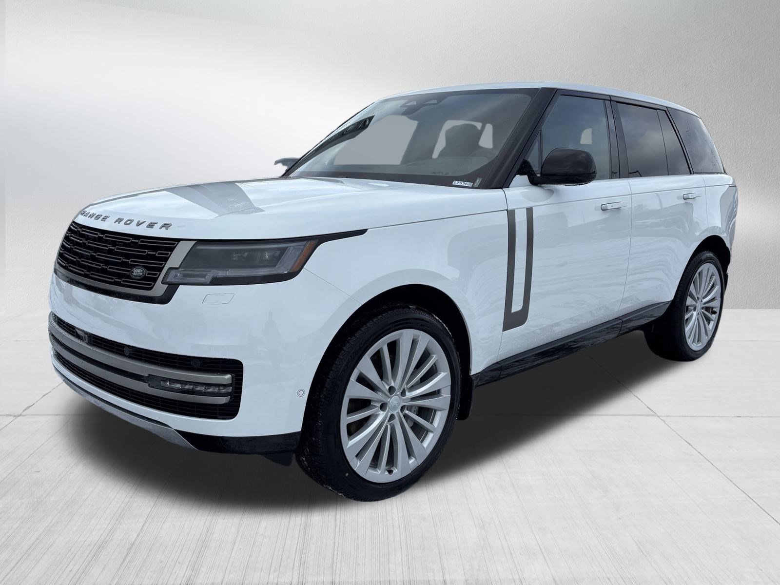 2025 Land Rover Range Rover SE's photo