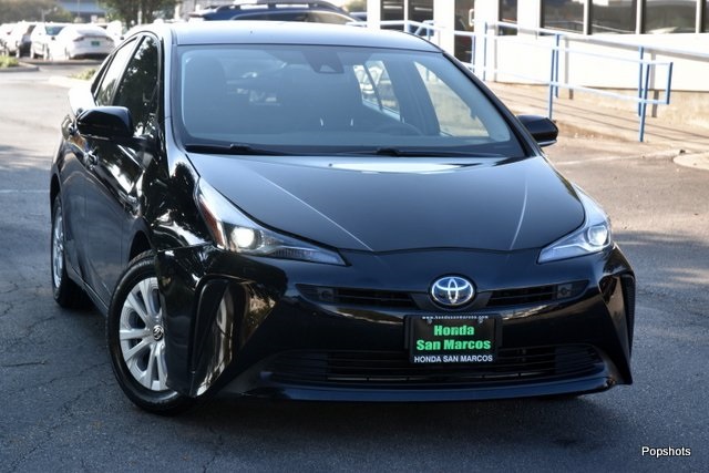2021 Toyota Prius L photo 2
