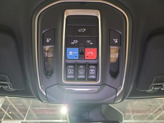 2025 Jeep Grand Cherokee Summit photo 29