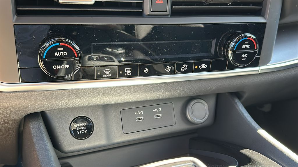 2026 Nissan Rogue SV photo 18