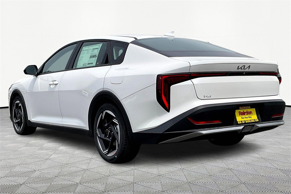 2025 Kia K4 EX photo 2