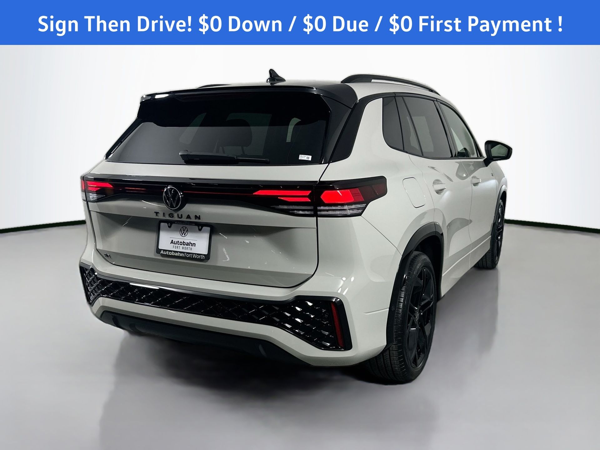 2026 Volkswagen Tiguan SE R-LINE BLACK