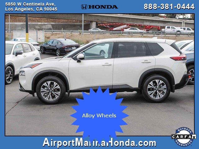 2021 Nissan Rogue SV photo 3