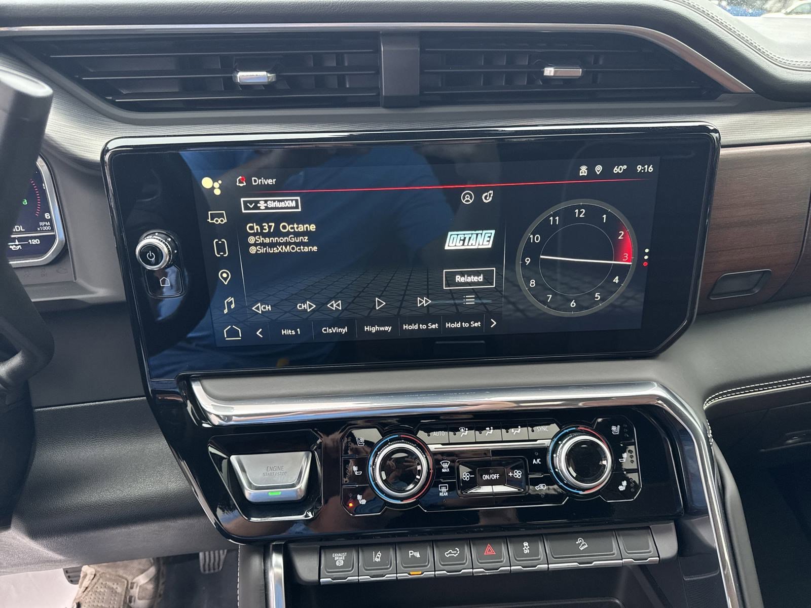 2024 Gmc Sierra HD Denali Ultimate photo 19