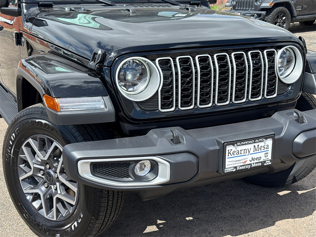 2025 Jeep Wrangler Sahara photo 3