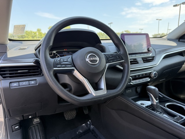 2023 Nissan Altima 2.5 SV photo 14