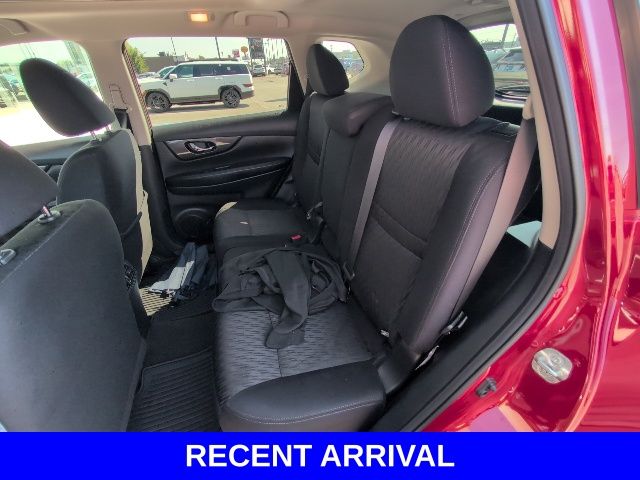 2020 Nissan Rogue SV photo 8