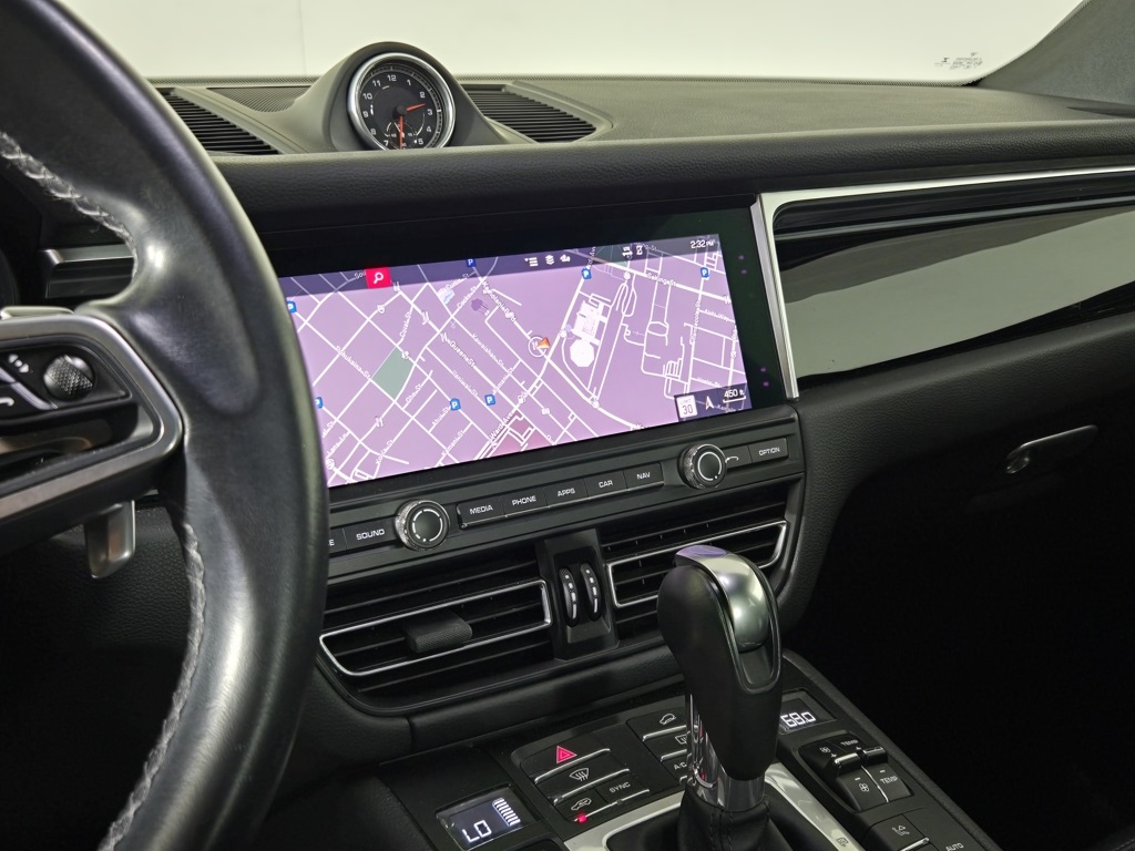 2021 Porsche Macan S photo 11