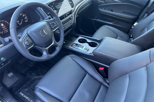 2025 Honda Ridgeline RTL photo 8